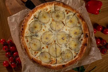 С грушей и Дор блю