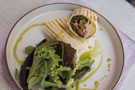 Врап с томленным мясом