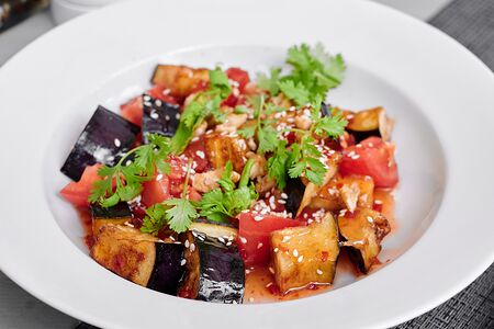 Салат с баклажанами