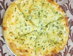 Хачапури с домашним сыром и тархуном