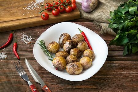 Молодой картофель на углях