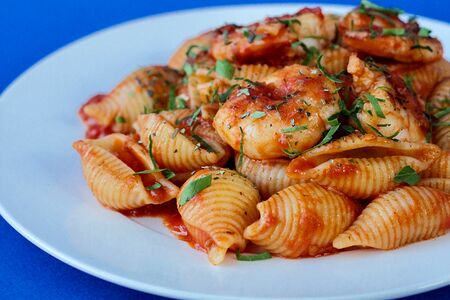 Томатная паста с креветками