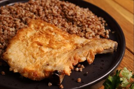 Отбивная свиная на косточке