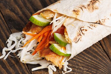 Шаурма с курицей и свининой в лаваше