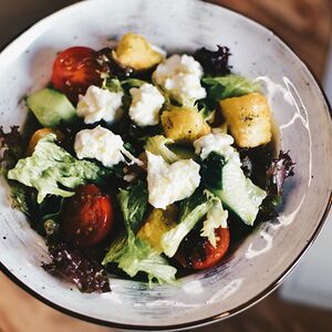 Салат Панцанела с моцареллой