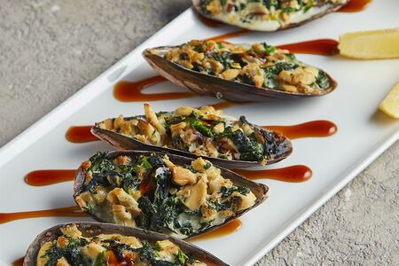 Мидии со шпинатом