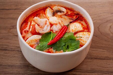 Том ям с креветками