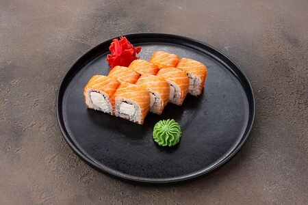 Ролл Филадельфия с лососем