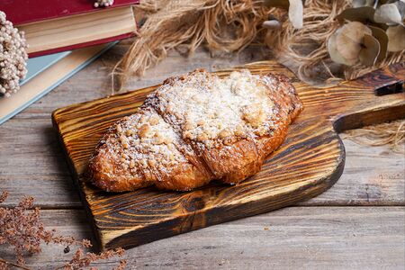 Яблочно-ванильный круассан