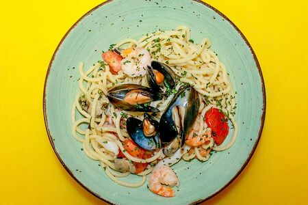 Спагетти с морепродуктами