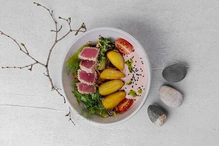 Салат с тунцом и молодым картофелем