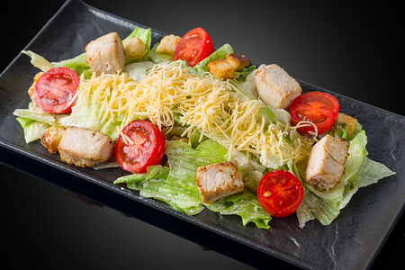 Салат Цезарь с курицей