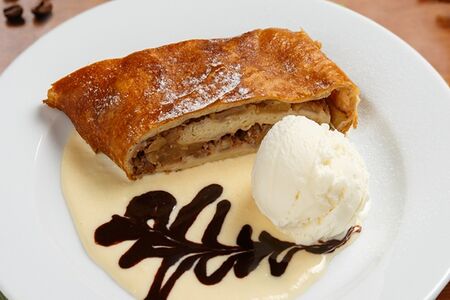 Штрудель яблочный