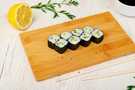 Ролл Хосомаки с огурцом