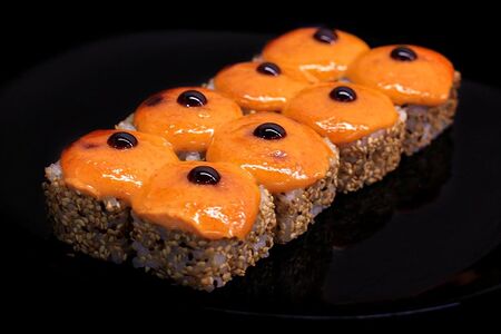 Запеченный острый ролл со снежным крабом