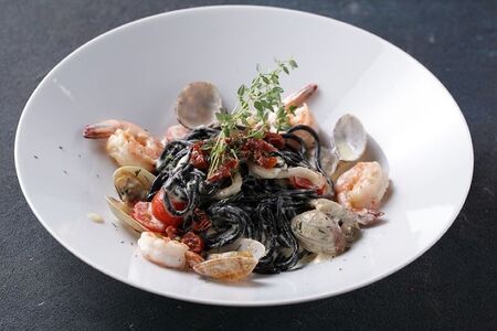 Нери с морепродуктами