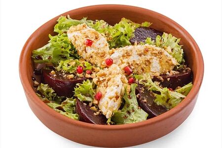 Салат со свеклой и домашним сыром