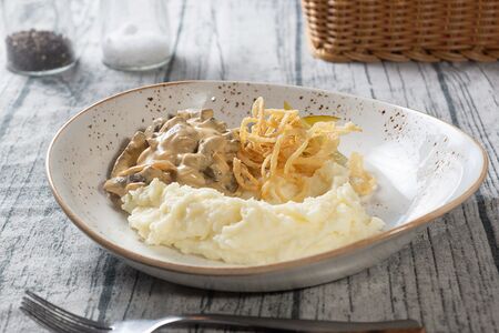 Бефстроганов