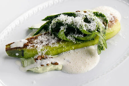 Цукини с песто и пармезаном