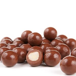 Фундук в молочном шоколаде