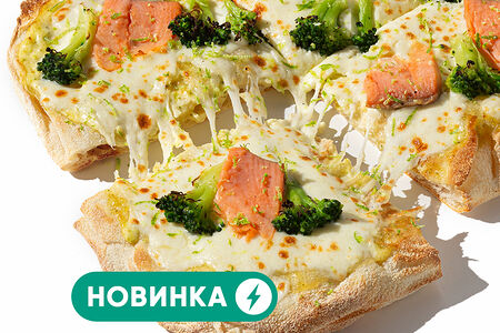 Лосось и брокколи с лаймом