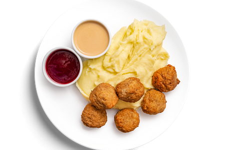 Мясные фрикадельки с картофельным пюре и брусничным соусом