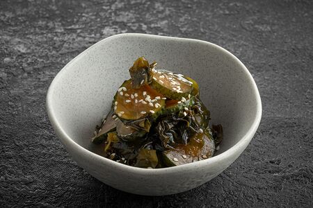 Маринованные огурцы в цитрусовом соусе