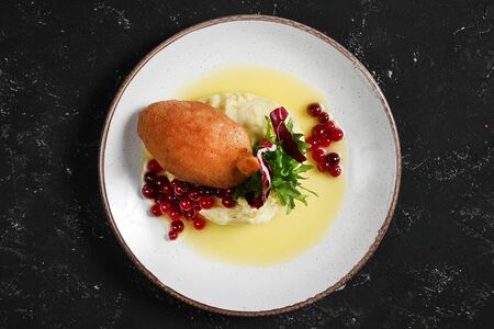 Авторская котлета по-киевски с картофельным пюре