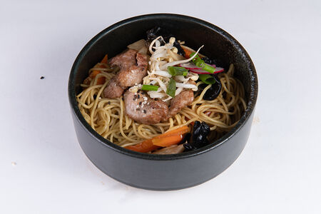 Лапша с говядиной в устричном соусе