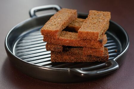 Гренки чесночные