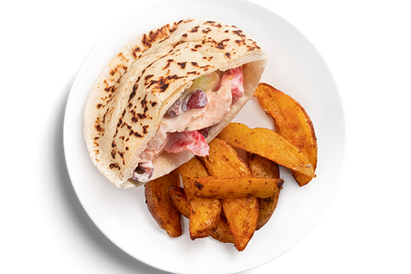 Пита с куриной грудкой и картофелем по-деревенски