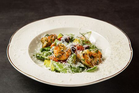 Салат с креветками