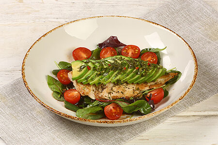 Чикен авокадо салат