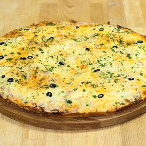 Пицца с ветчиной и грибами