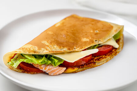 Блин Цезарь с лососем