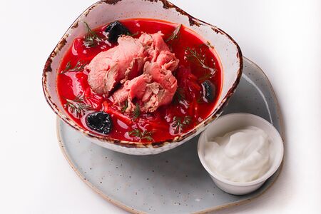Борщ с говядиной и черносливом
