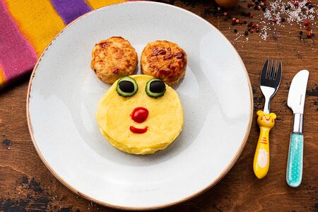 Котлета из индейки с пюре детское меню