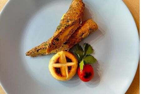 Рулет мясной с сыром