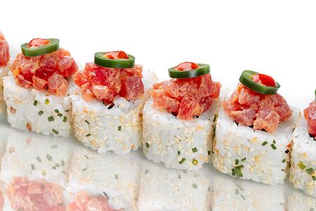 Ролл с тартаром из тунца