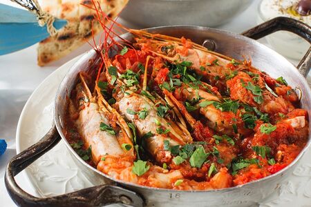 Креветки Саганаки