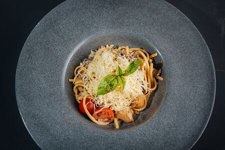 Лингвини с говядиной и грибами