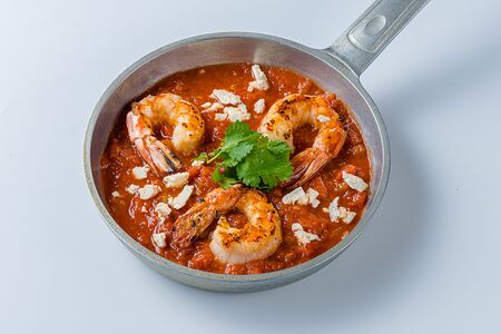 Креветки Саганаки