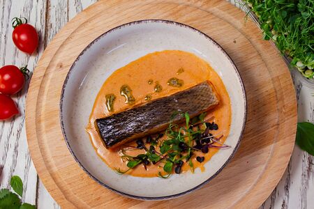 Лосось с креветочным биском