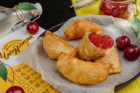 ЧебурекМИ с вишневым джемом