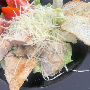 Цезарь с курицей