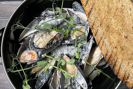 Мидии в соусе блю чиз