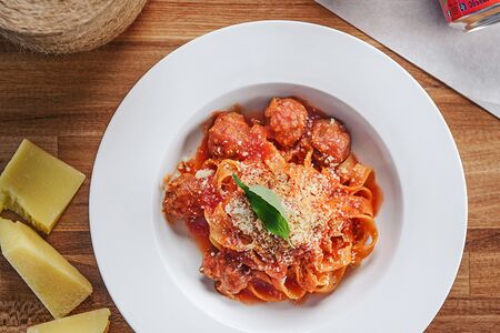 Феттуччине с фрикадельками