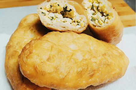 Пирожок с Зеленым луком и яйцом
