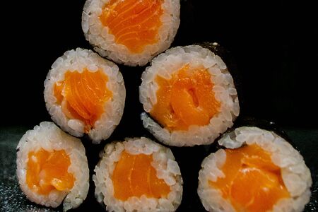 Ролл лосось