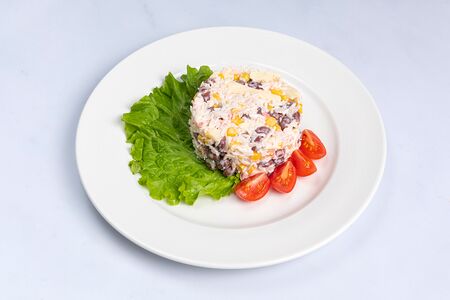 Салат с фасолью